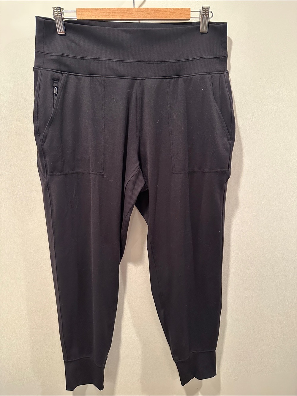 Athleta Black High-Waist Jogger Pants with Zip Pockets